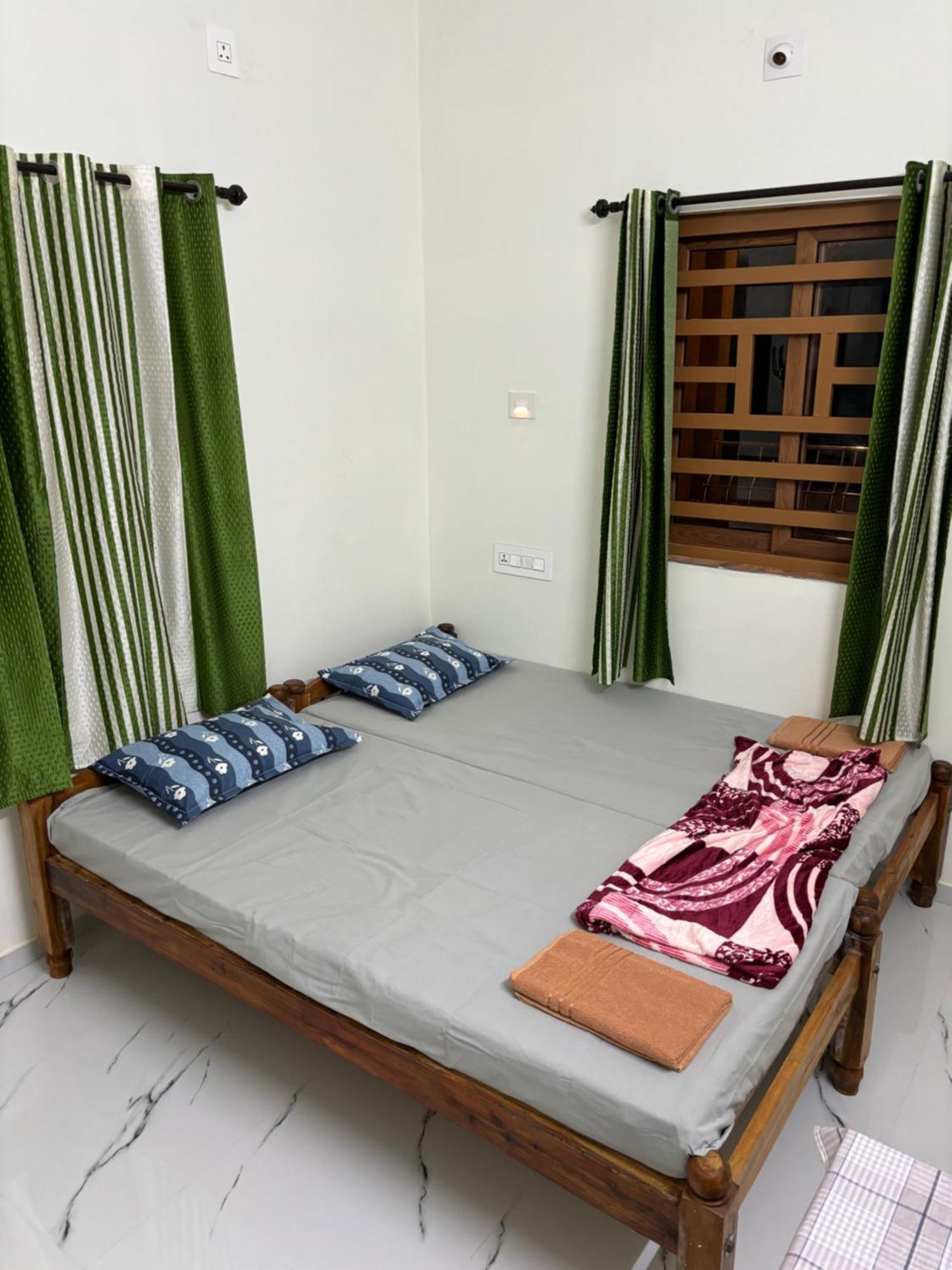 Alappuzha Golden Beach Home Stay מראה חיצוני תמונה