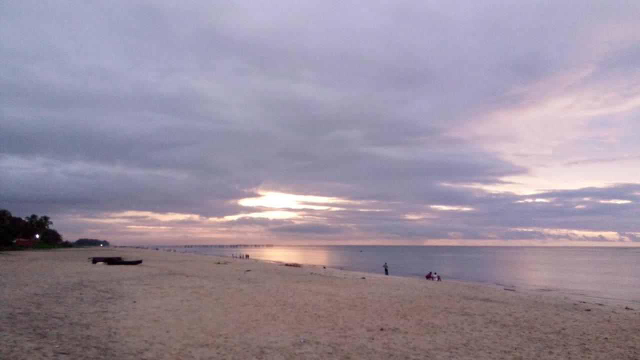 Alappuzha Golden Beach Home Stay מראה חיצוני תמונה